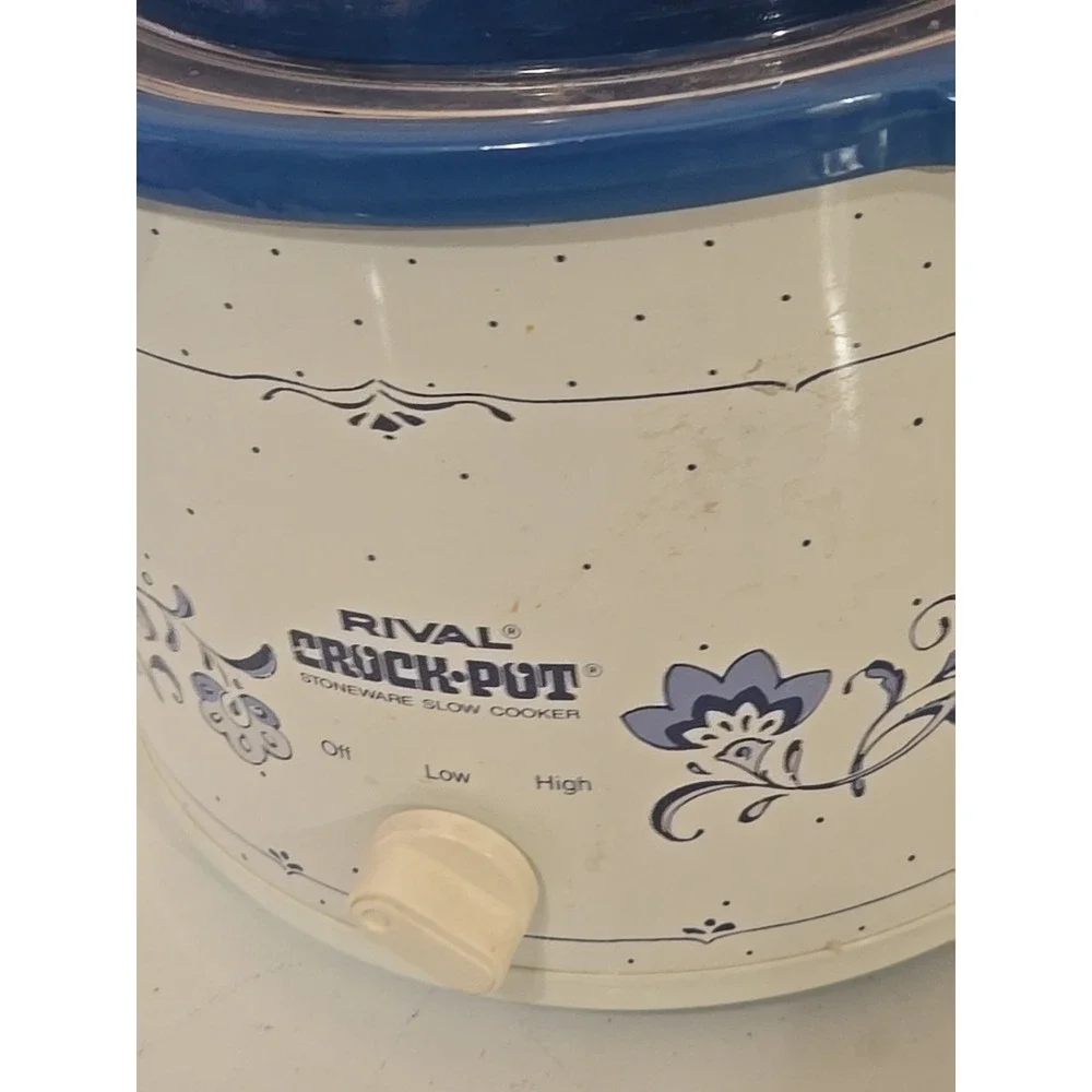 VINTAGE Rival Crock Pot 3120 2.5 Qt Blue Floral Pattern Stoneware Slow Cooker